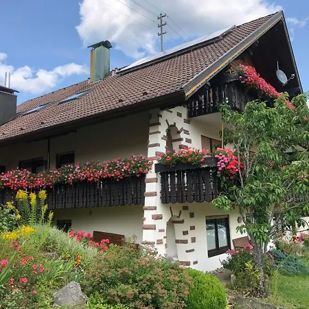 Apartment Haus Hubertus Enzklosterle