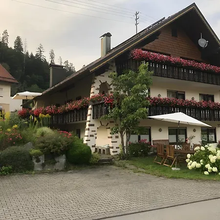 Haus Hubertus * Enzklösterle